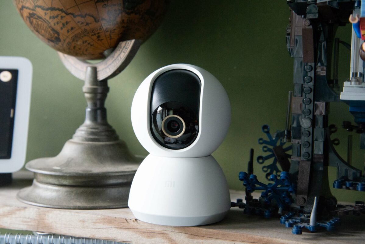 Benefits of the Security Camera System Increase security, reducing expenses. It is a control and management tool that allows